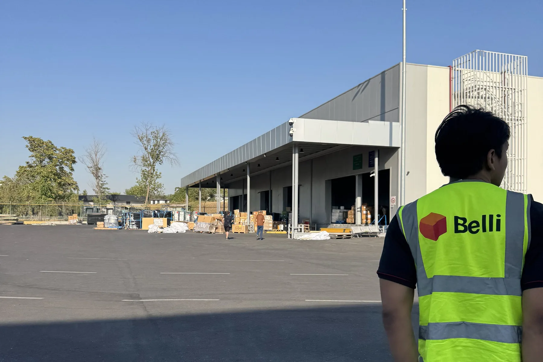 A Belli team member facing the My Freighter cargo terminal